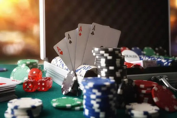Betting interface and chip selection Betting interface with chip selection